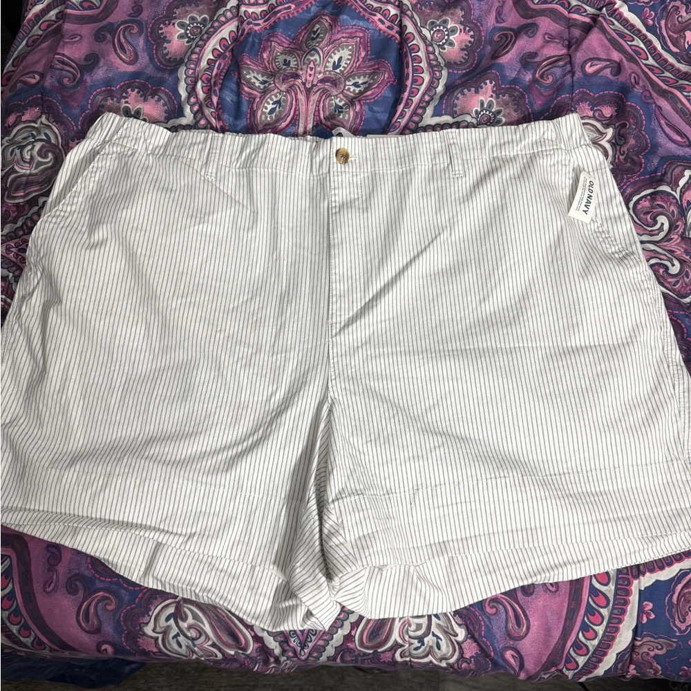 Old Navy White Striped Shorts Plus Size 4X